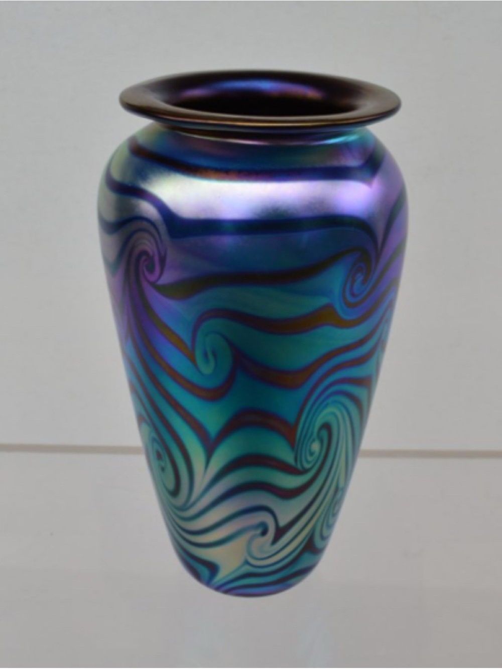 Vintage SIGNED ROBERT EICKHOLT STUDIO VASE~ USA ART GLASS~IRIDESCENT - Picture 3 of 5